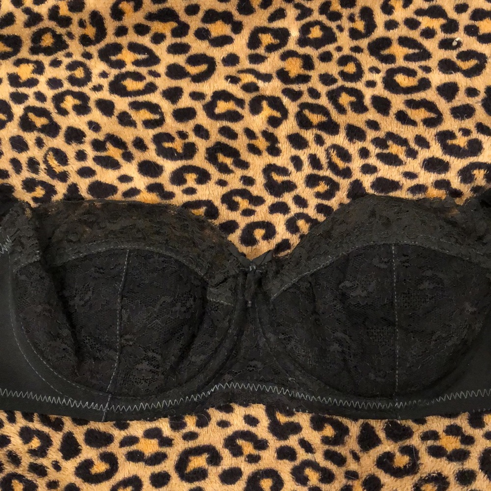 Vintage Pointy Bra Pinup Black Lace